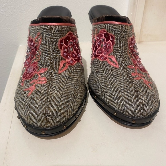 Cole Haan Women’s Kyrene Boho Heel Clog Embroidered Wooden Leather Beautiful 9.5 - Picture 4 of 15